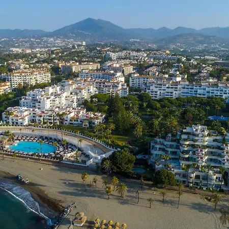 Marbella Banus Suites - Banus - Playas Del Duque - Luxury 3Br - 3Ba - Heart Of Puerto Banus Direct Beach Access - Steps To Marina & El Corte Ing Luxury Shopping - Large Outdoor Terrace - 35,000 M2 Gardens - 3 Pools - 2 Onsite Restaurants- Ideal Famil