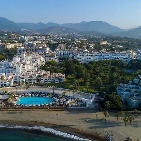 Marbella Banus Suites - Banus - Playas Del Duque - Luxury 3Br - 3Ba - Heart Of Puerto Banus Direct Beach Access - Steps To Marina & El Corte Ing Luxury Shopping - Large Outdoor Terrace - 35,000 M2 Gardens - 3 Pools - 2 Onsite Restaurants- Ideal Famil