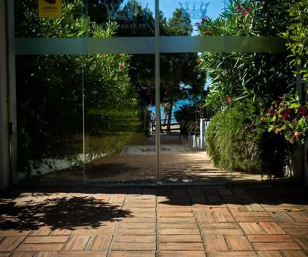 Banus - Daisy Playas Del Duque Banus *